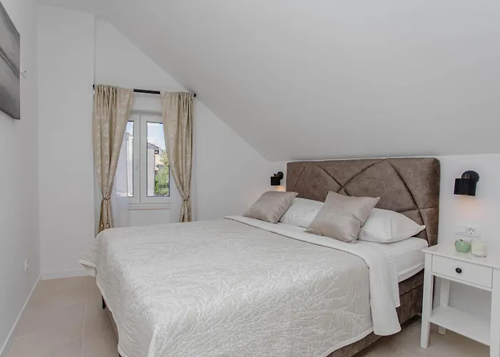 Monfrina 3 Luxury In The Old Town Near Lejlighed Split